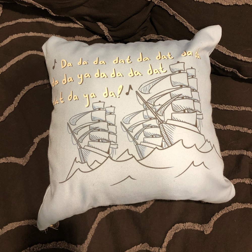 Hamilton pillow - Picture 3 of 3